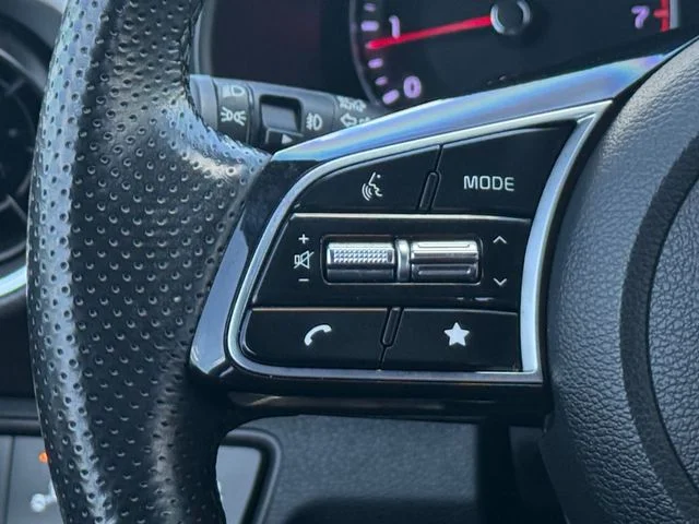 Certified Used 2022 White Kia GT-Line image 12