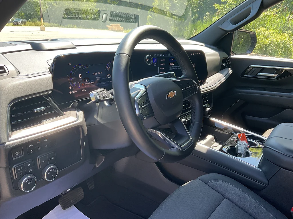 Used 2025 Black Chevrolet LS image 10