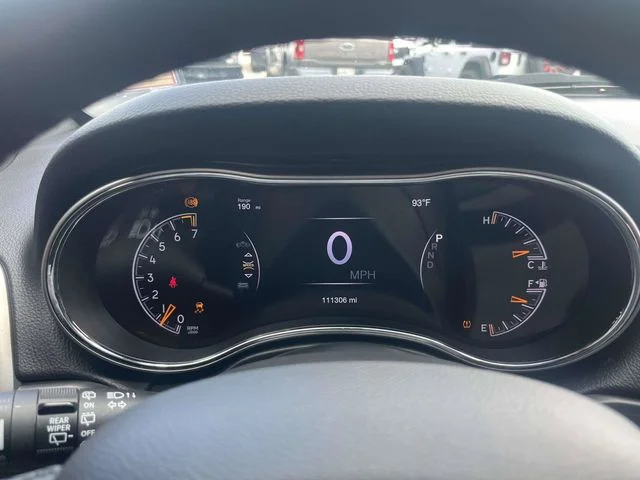 Used 2020 White Jeep Altitude image 27