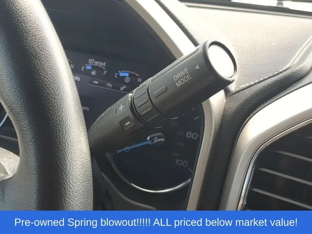 Used 2021 White Ford Lariat image 34
