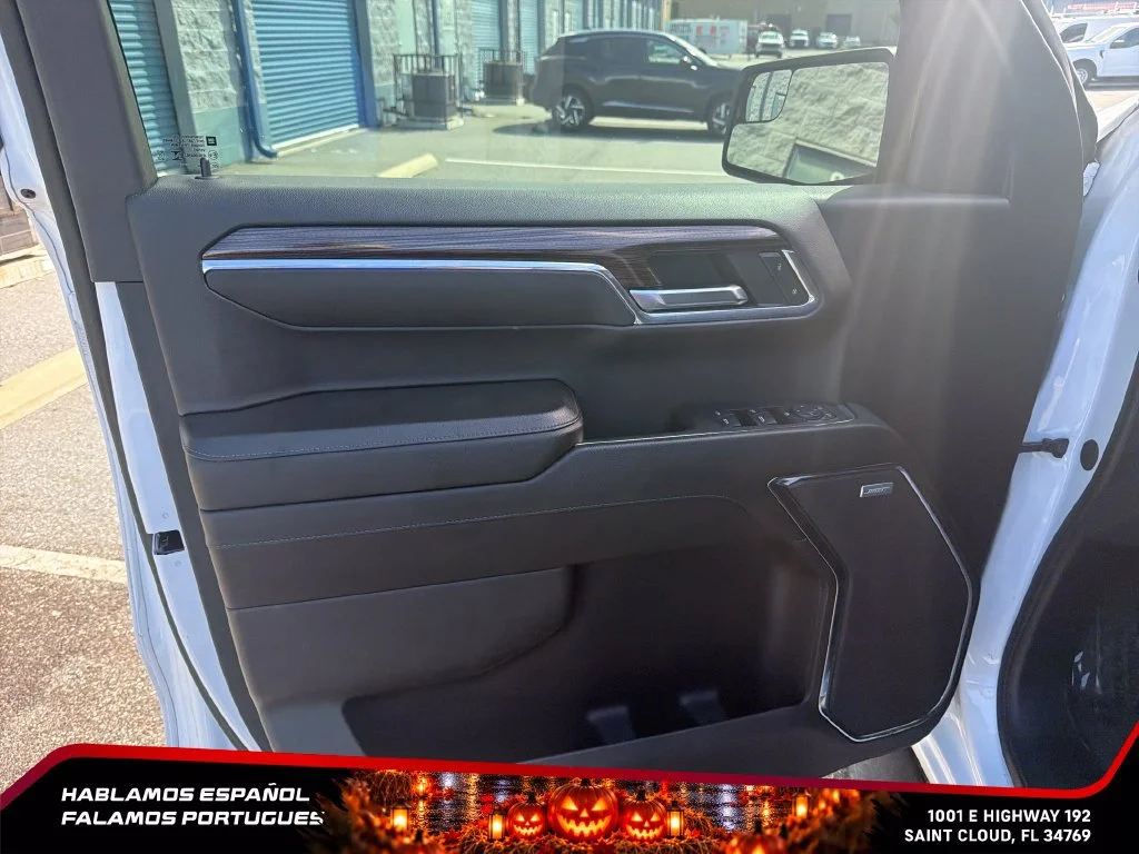Used 2024 Summit White Chevrolet LT Trail Boss image 12