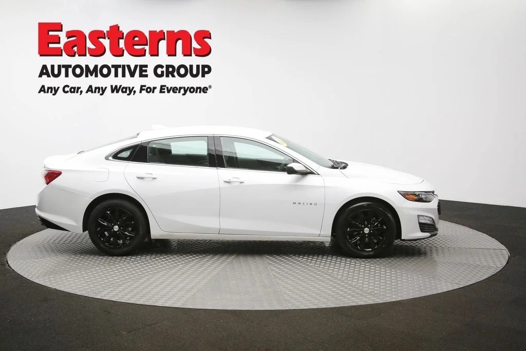 Used 2022 White Chevrolet LT image 43