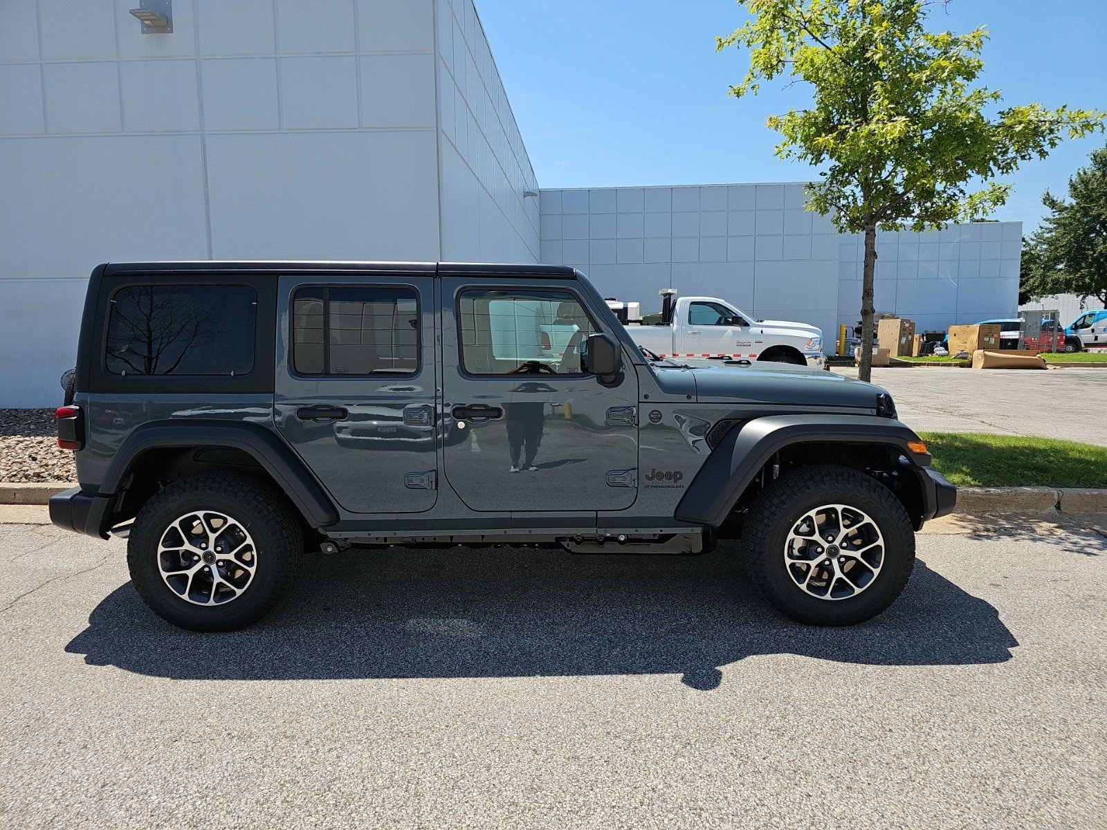 New 2026 Anvil Clearcoat Jeep Sport S image 6