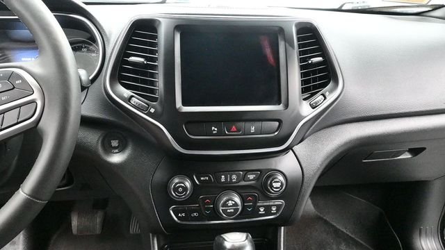 Used 2021 Black Jeep Latitude Lux image 16