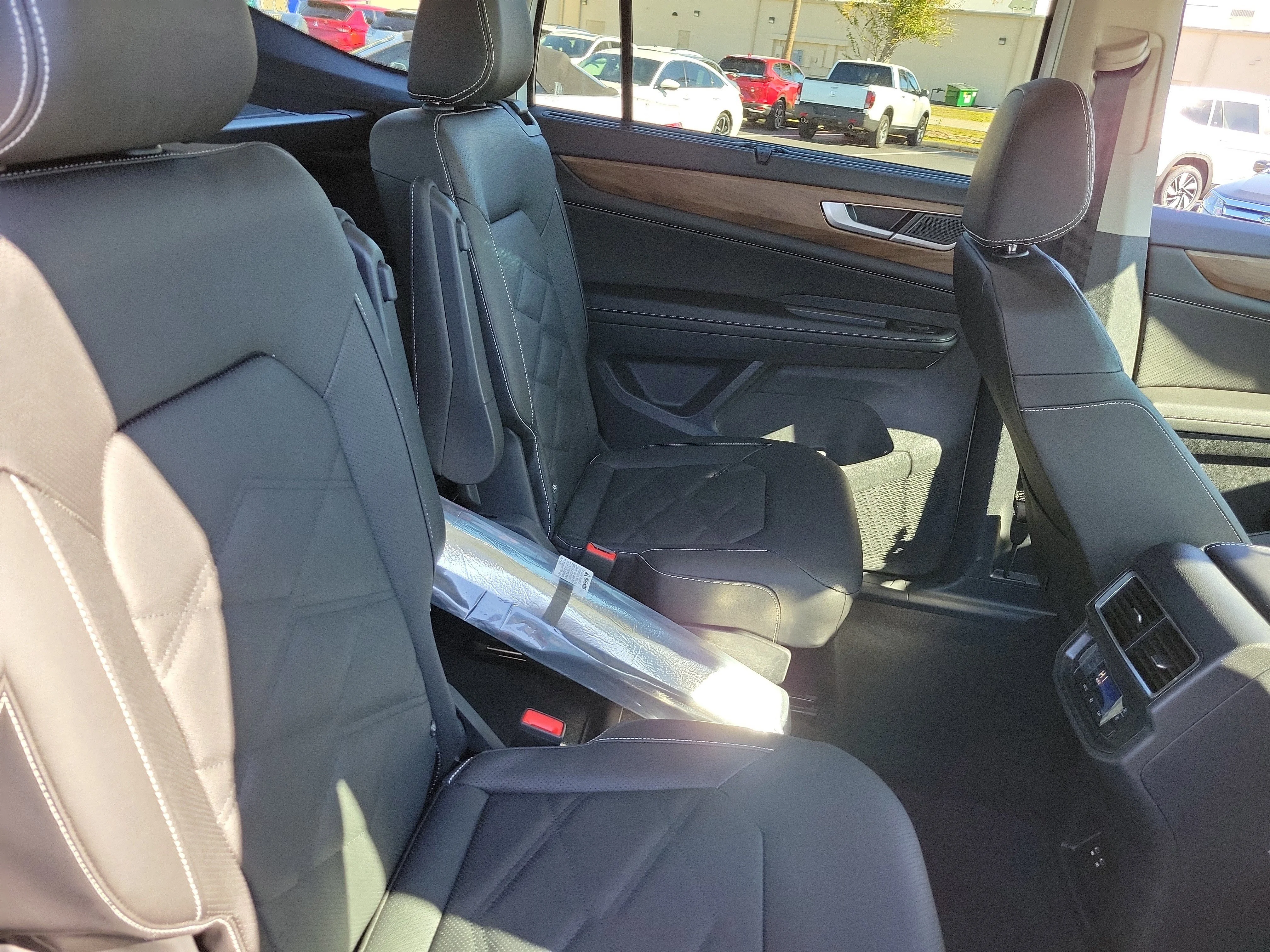 2026 Volkswagen Atlas SE w/Tech - Photo 10