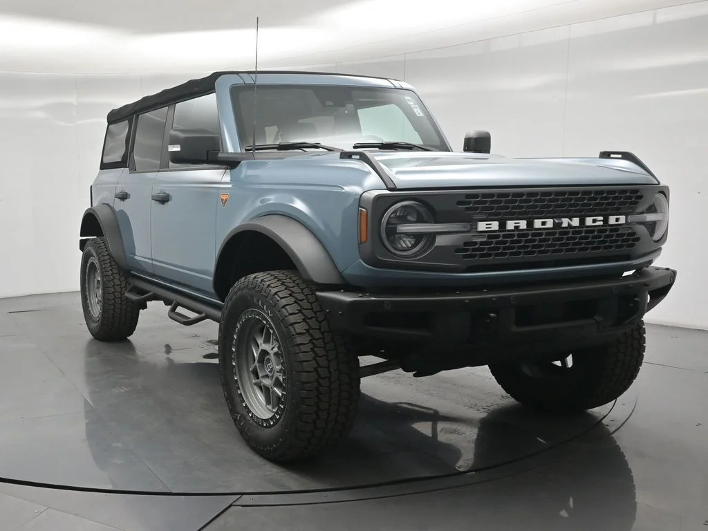 Used 2021 Blue Ford Badlands image 21
