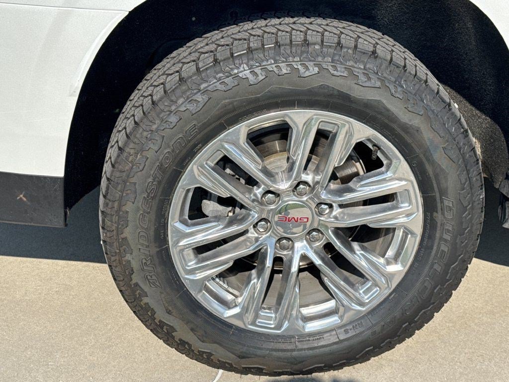 2022 GMC Yukon XL SLT - Photo 13
