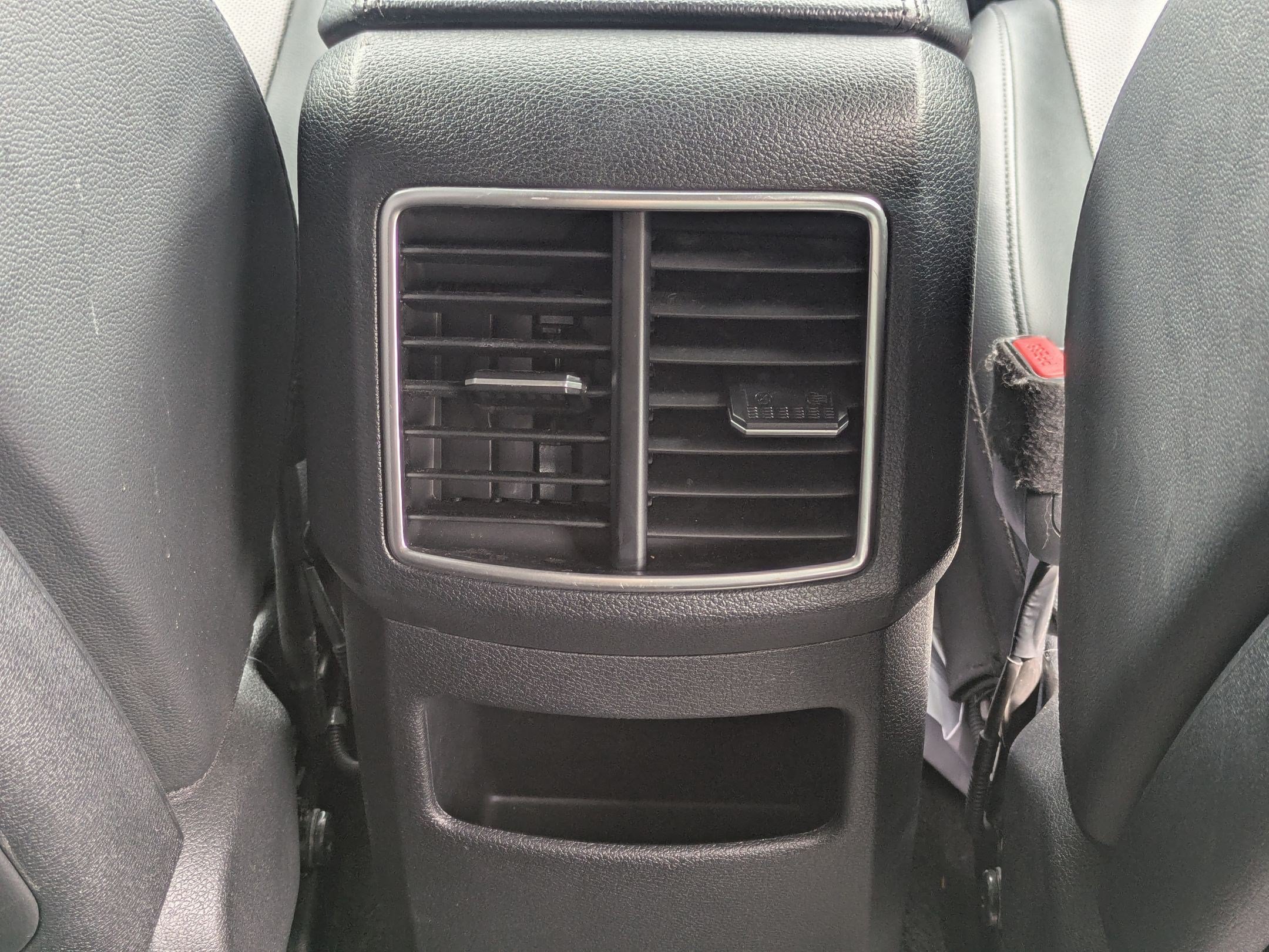 Used 2024 Jungle Green Kia X-Line image 30