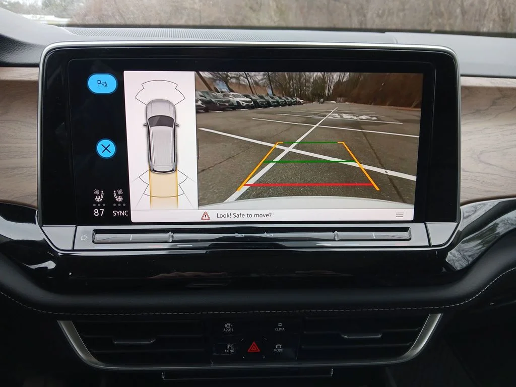New 2026 White Volkswagen 2.0T SE w/Technology image 19