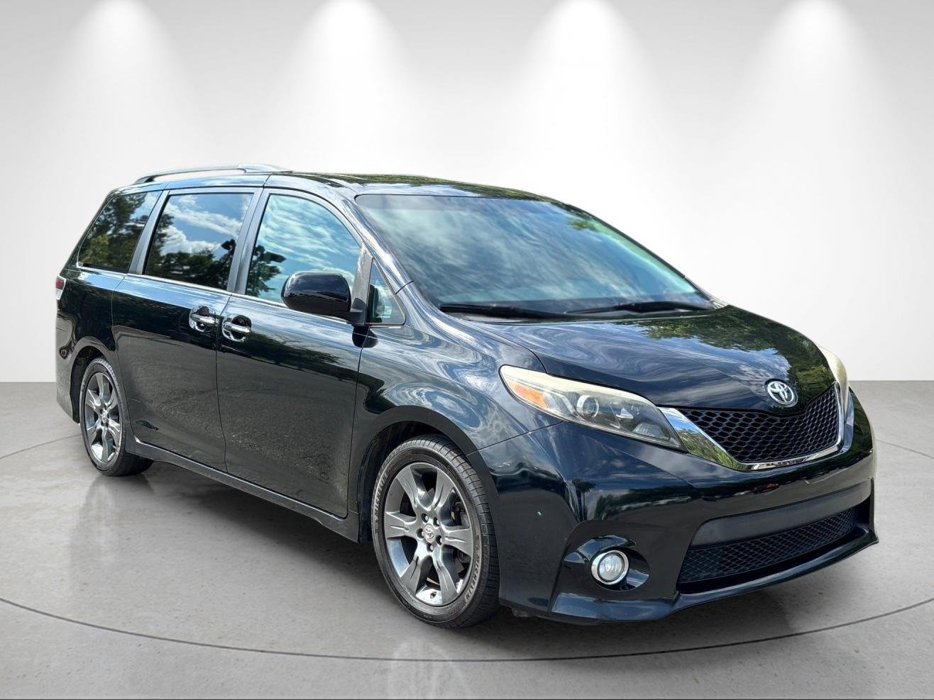 Used 2016 Midnight Black Metallic Toyota SE image 7