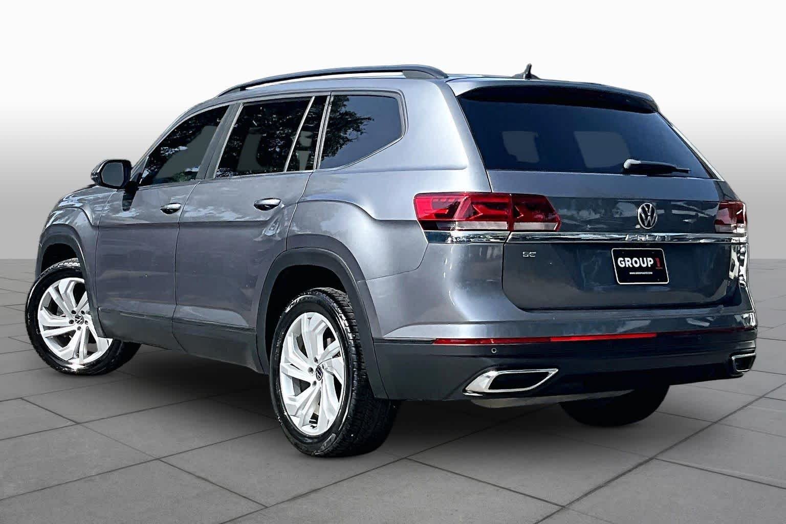 Used 2021 Platinum Gray Metallic Volkswagen 2.0T SE w/Technology image 12