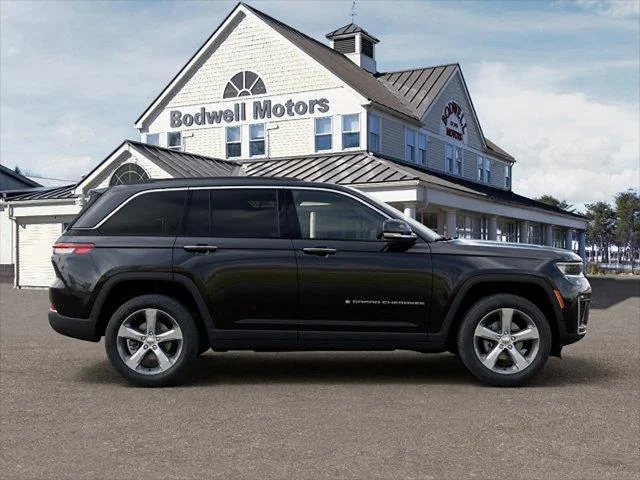 New 2026 Diamond Black Crystal Pearlcoat Jeep Limited image 21
