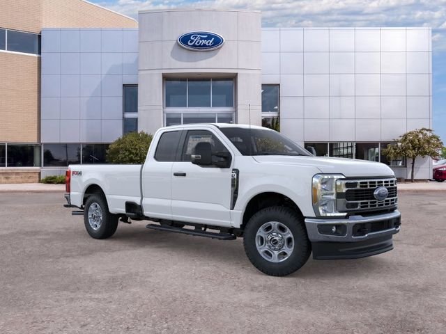 New 2026 Oxford White Ford XLT image 7