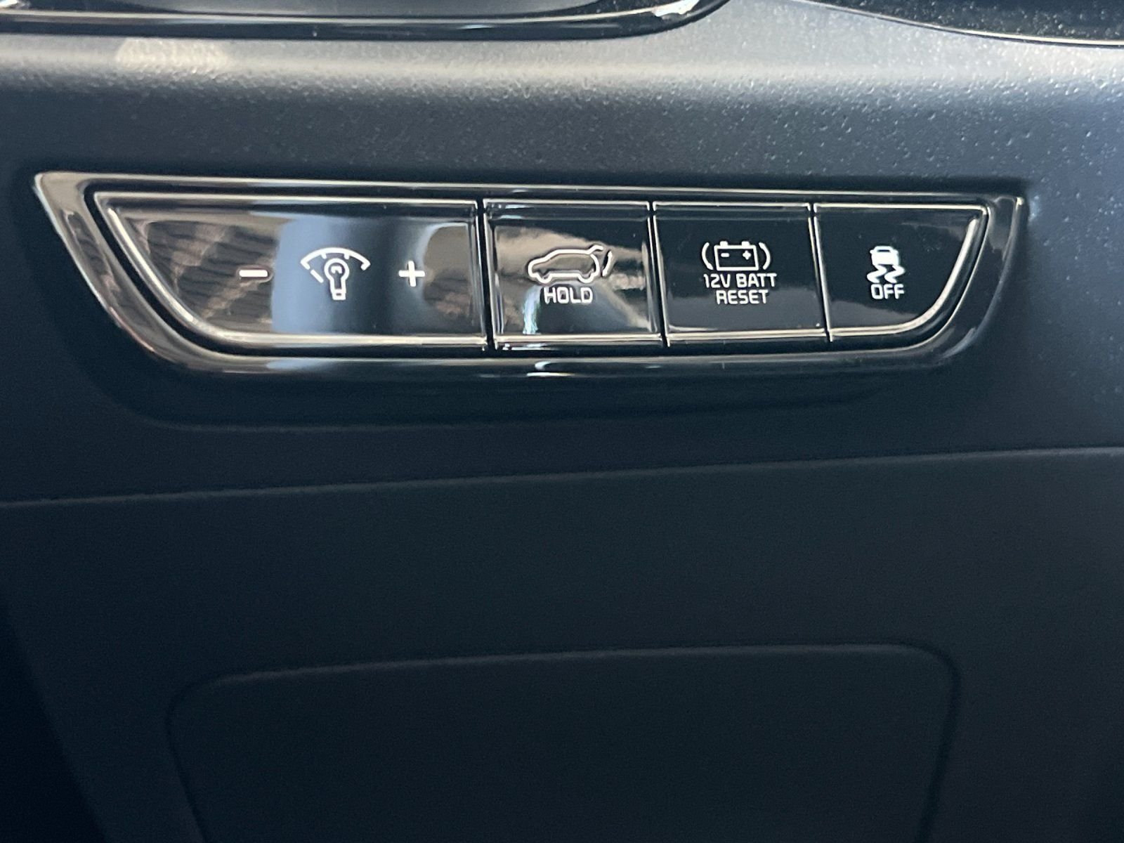 New 2026 Snow White Pearl Kia EX image 31