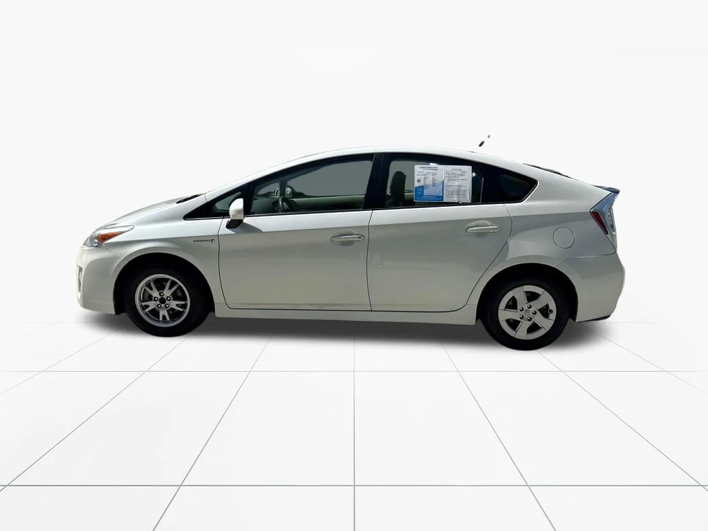 Used 2010 Blizzard Pearl Toyota I image 4