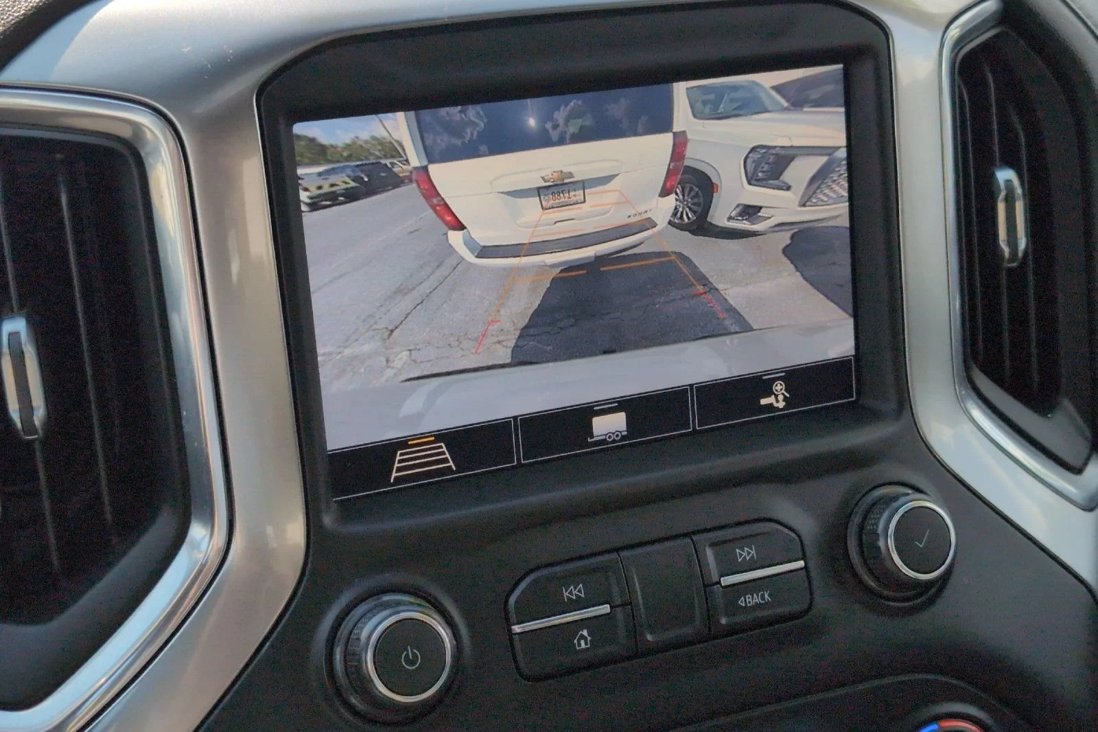 Used 2020 SILVER ICE METALLIC Chevrolet LT Trail Boss image 19
