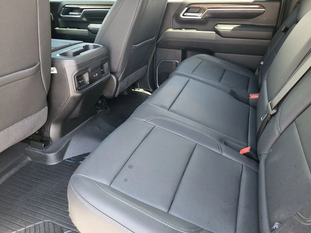 Used 2025 Sterling Gray Metallic Chevrolet LT image 21