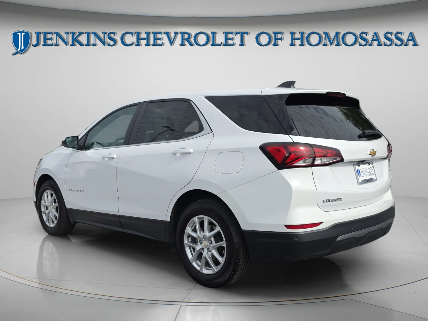 Used 2024 Summit White Chevrolet LT image 7