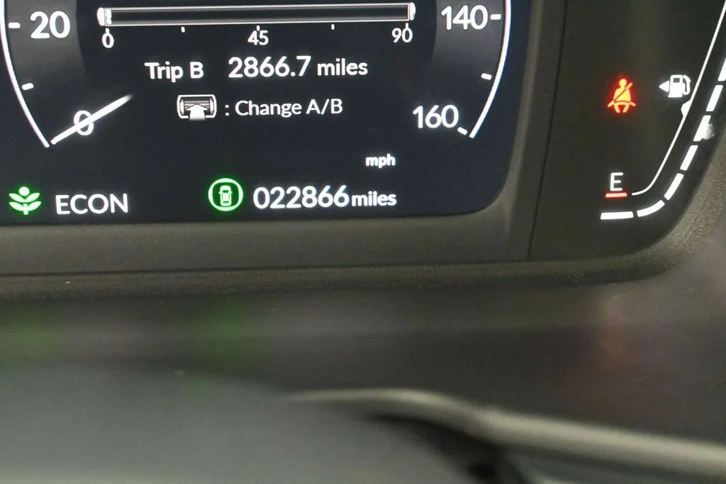 Used 2024 Solar Silver Metallic Honda Touring image 28