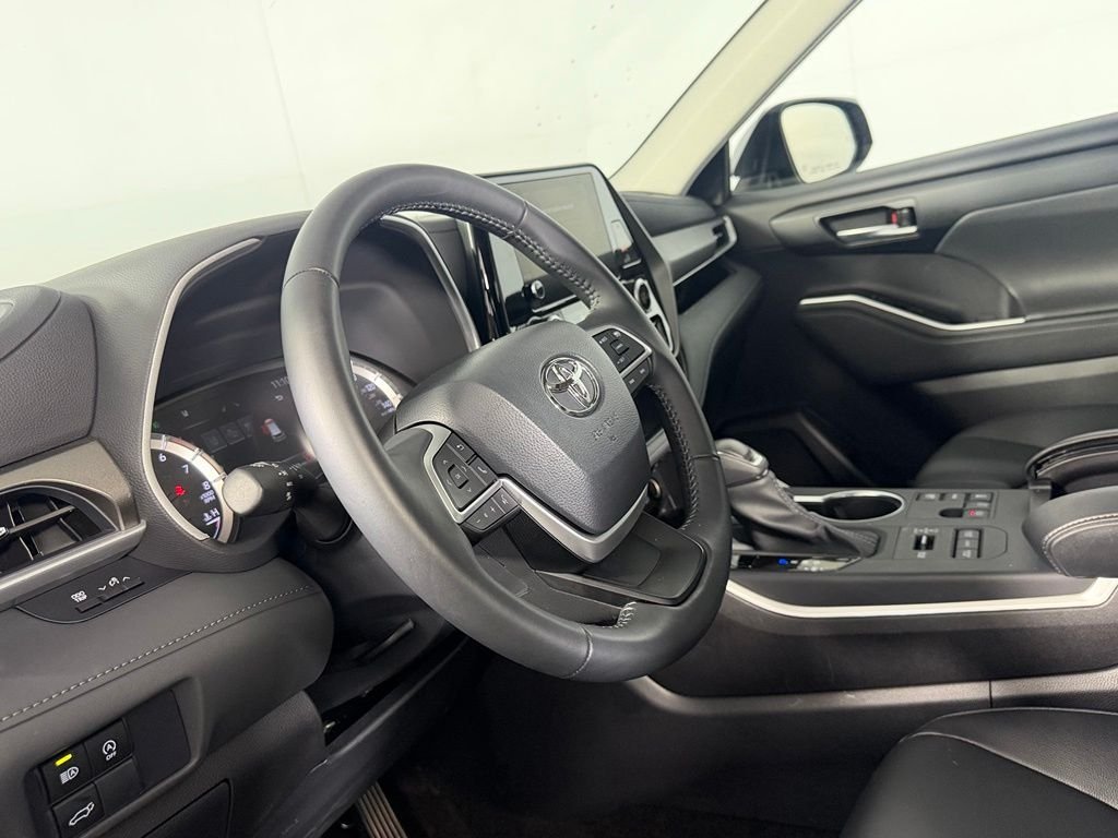 Used 2026 Heavy Metal Toyota XLE image 20