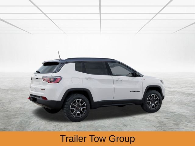 New 2026 Bright White Clear-Coat Exterior Paint Jeep Trailhawk image 5