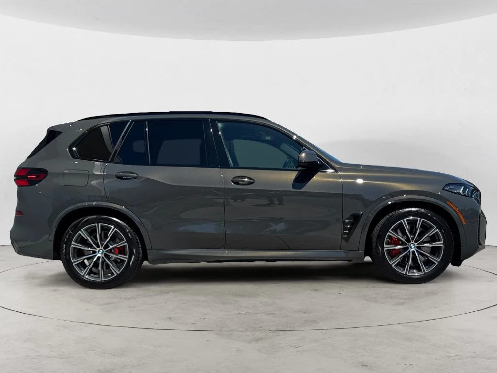 Used 2026 Gray BMW xDrive50e image 4