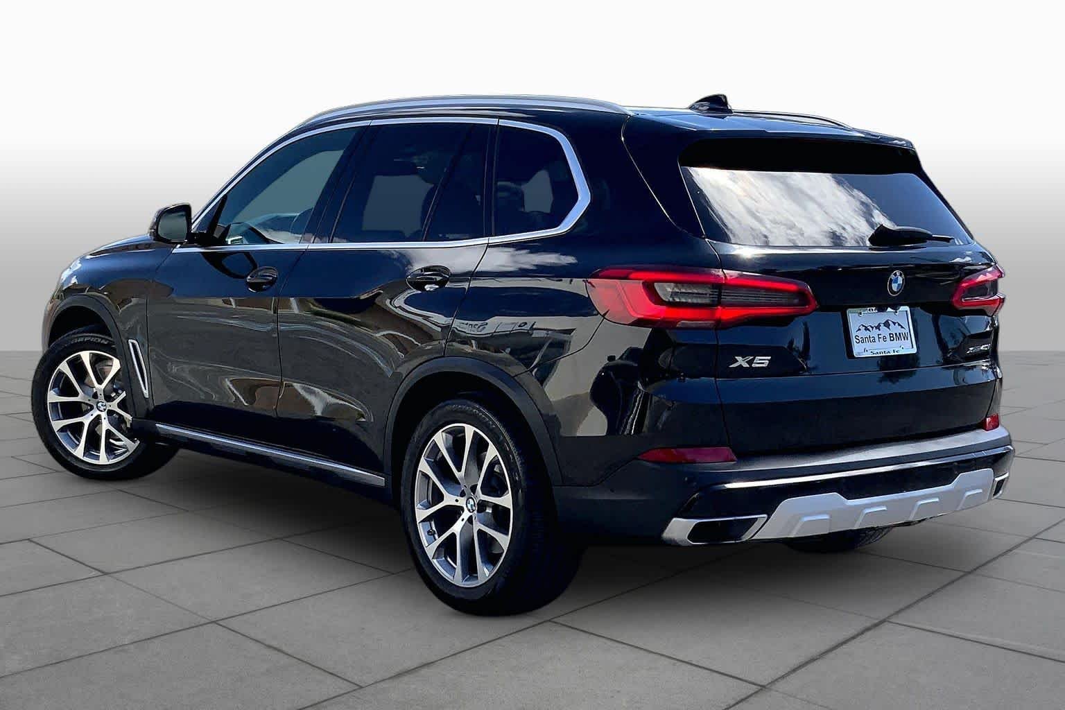 Used 2019 Black Sapphire Metallic BMW xDrive40i image 11