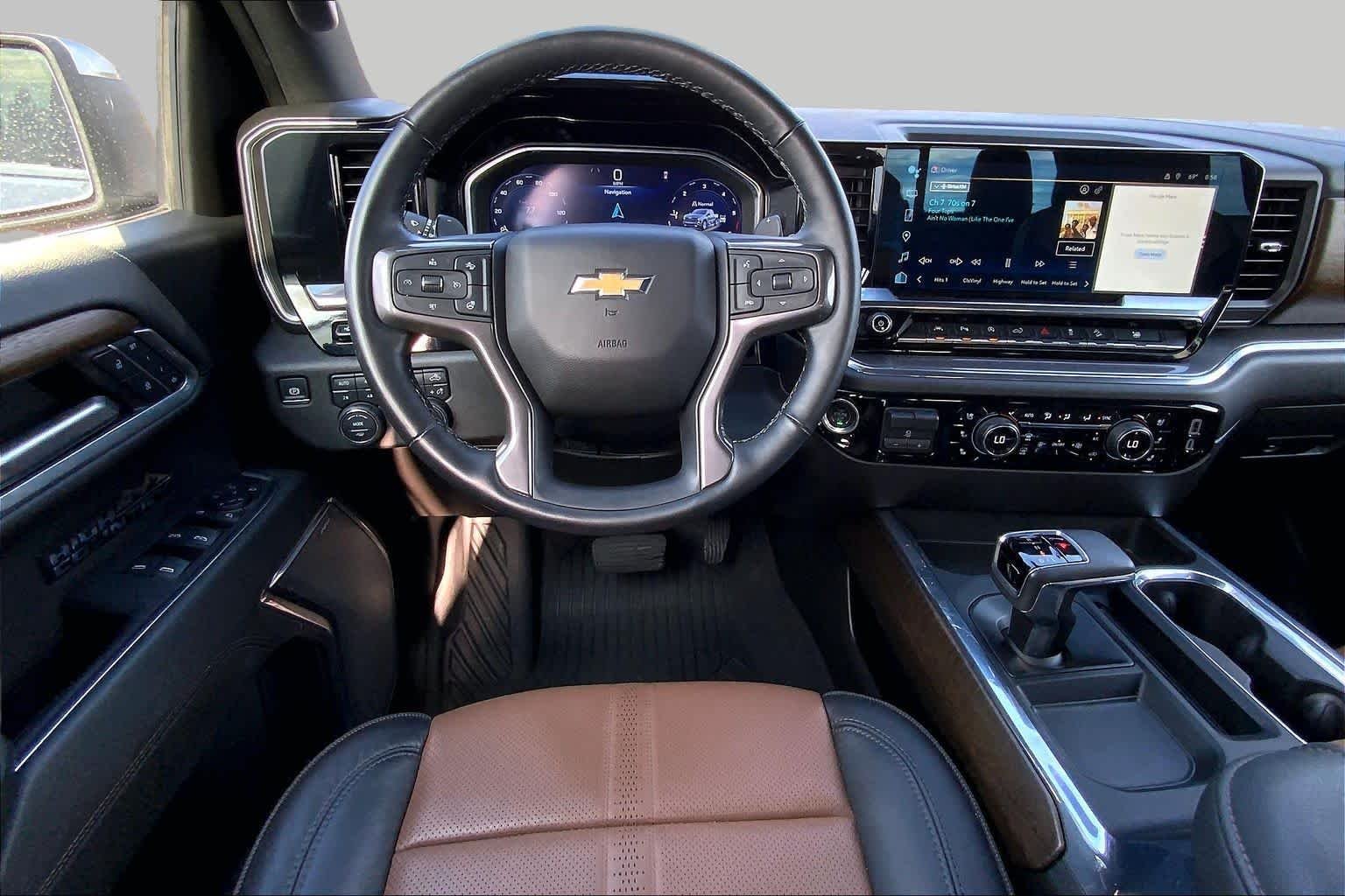 Used 2024 Iridescent Pearl Tricoat Chevrolet High Country image 6