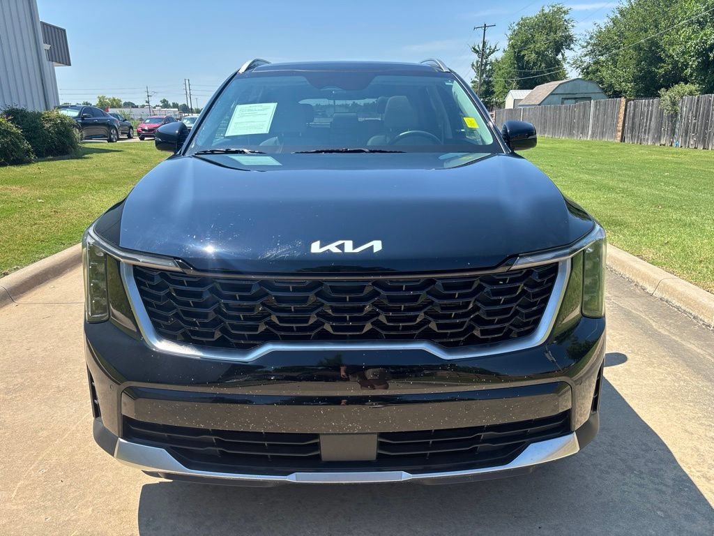 Used 2025 Black Kia S image 2