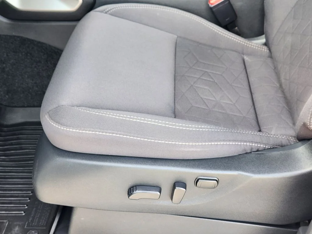 Used 2025 White Nissan SV image 26