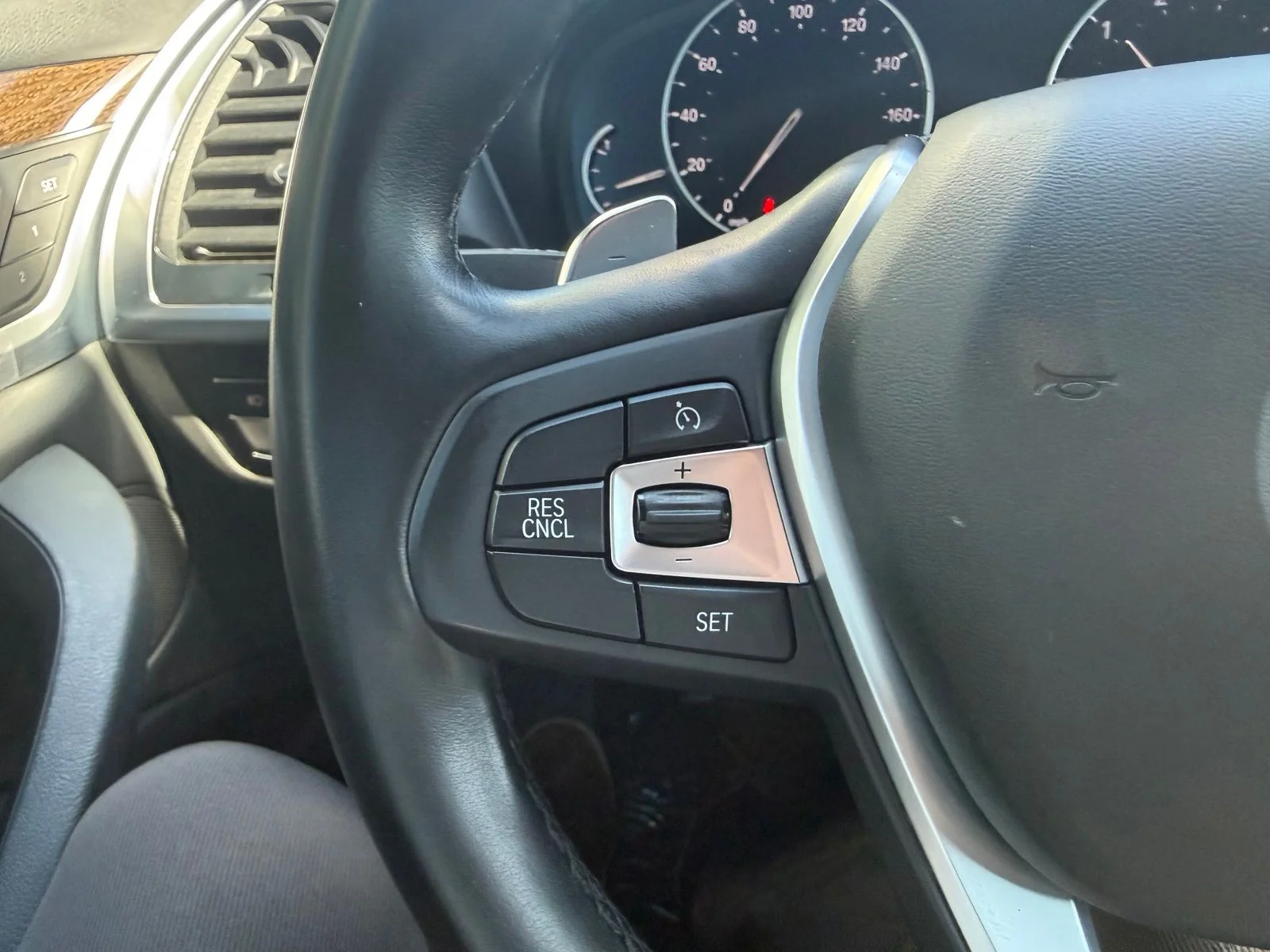 Used 2019 Gray BMW sDrive30i image 21