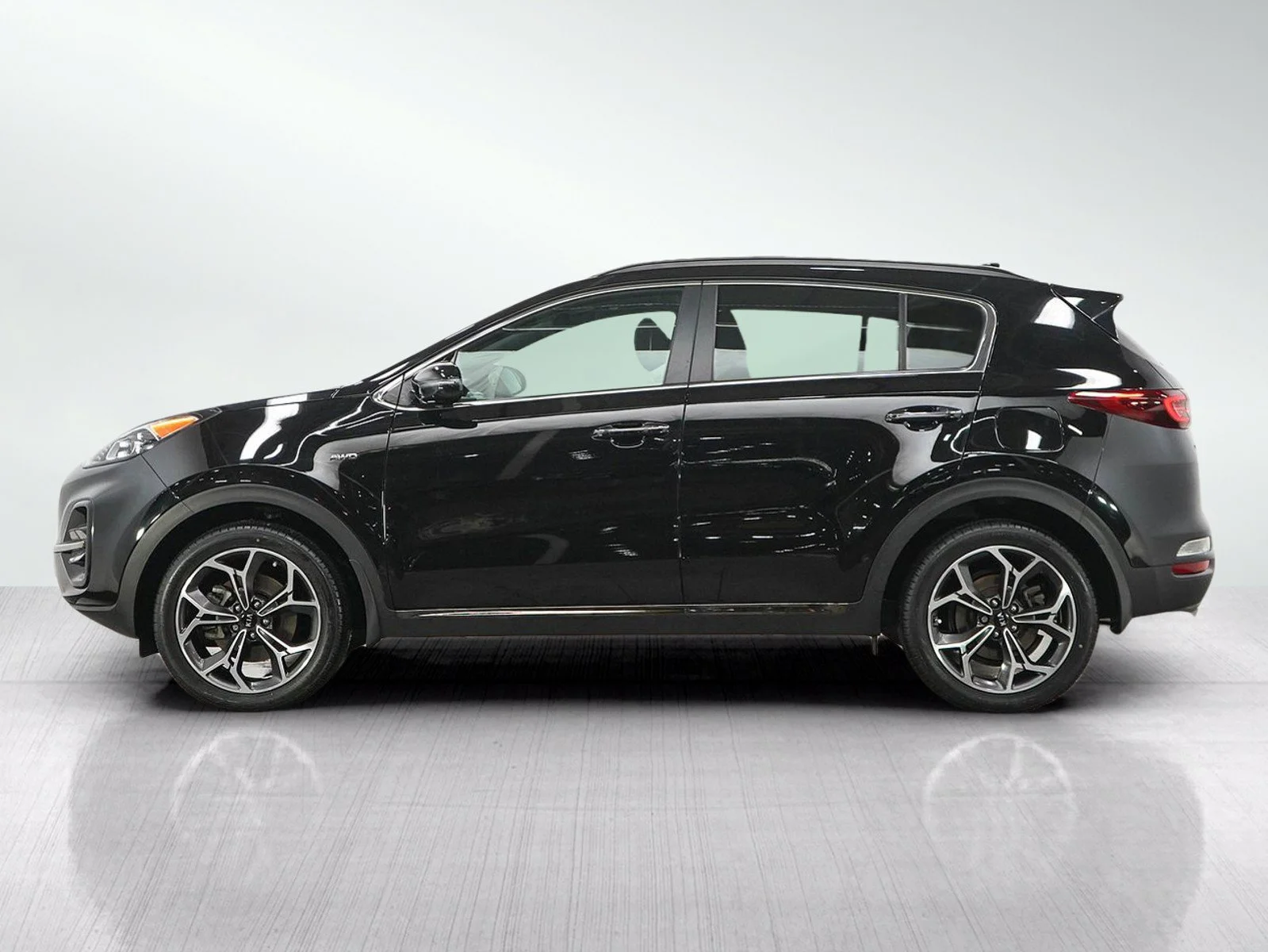 Used 2020 Kia Sportage SX with VIN KNDPRCA67L7754498 for sale in Wayzata, Minnesota