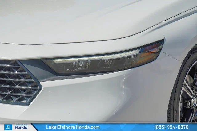 Used 2024 Platinum White Pearl Honda Sport image 5