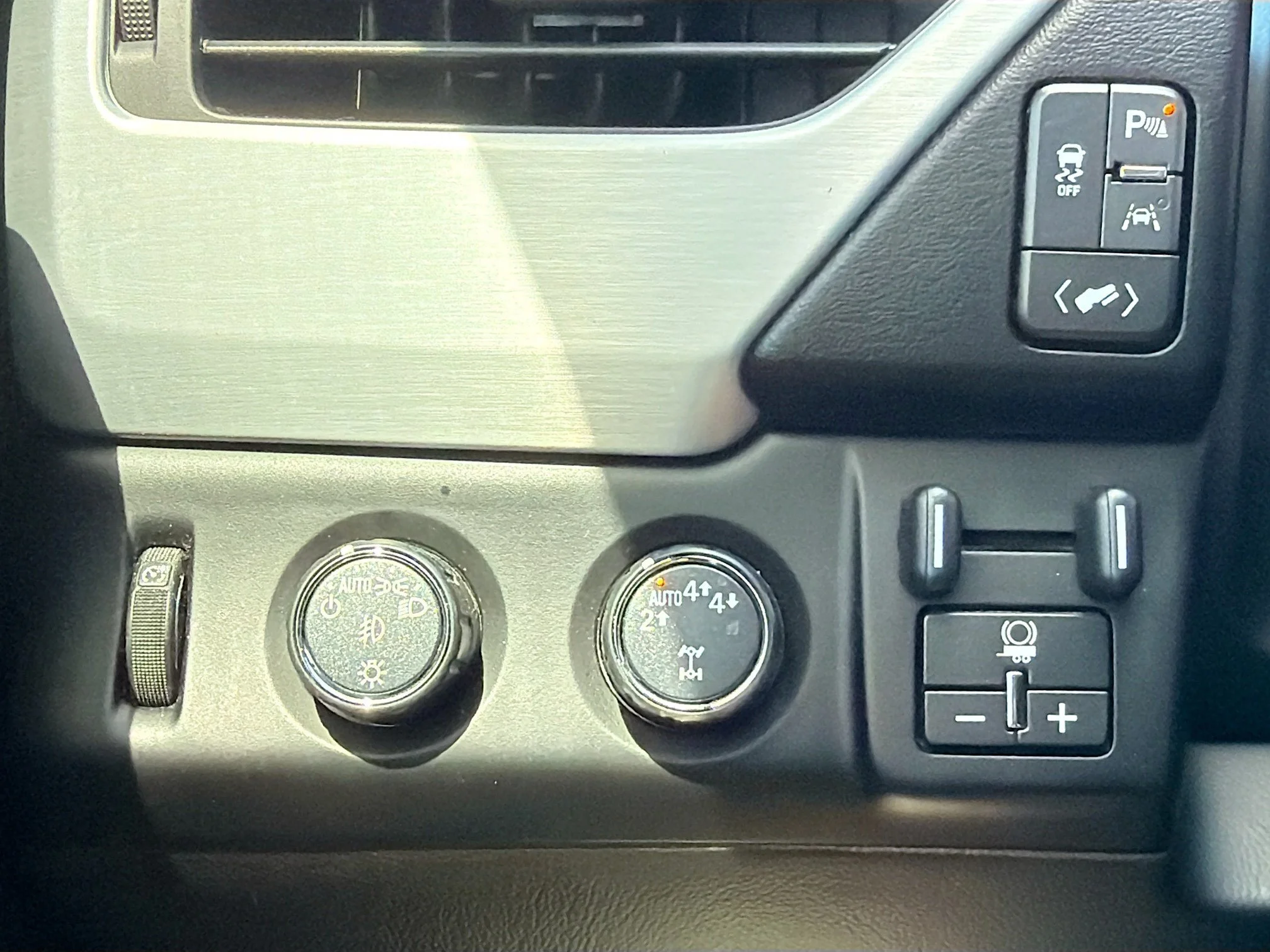 Used 2019 Onyx Black GMC SLT Standard Edition image 36