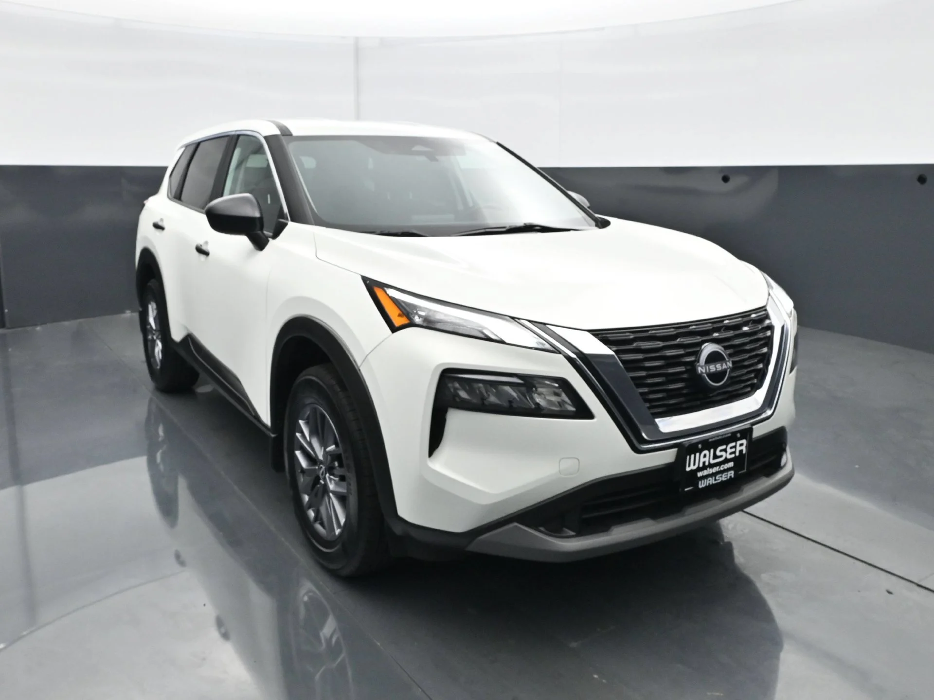 Used 2023 Glacier White Nissan S image 11