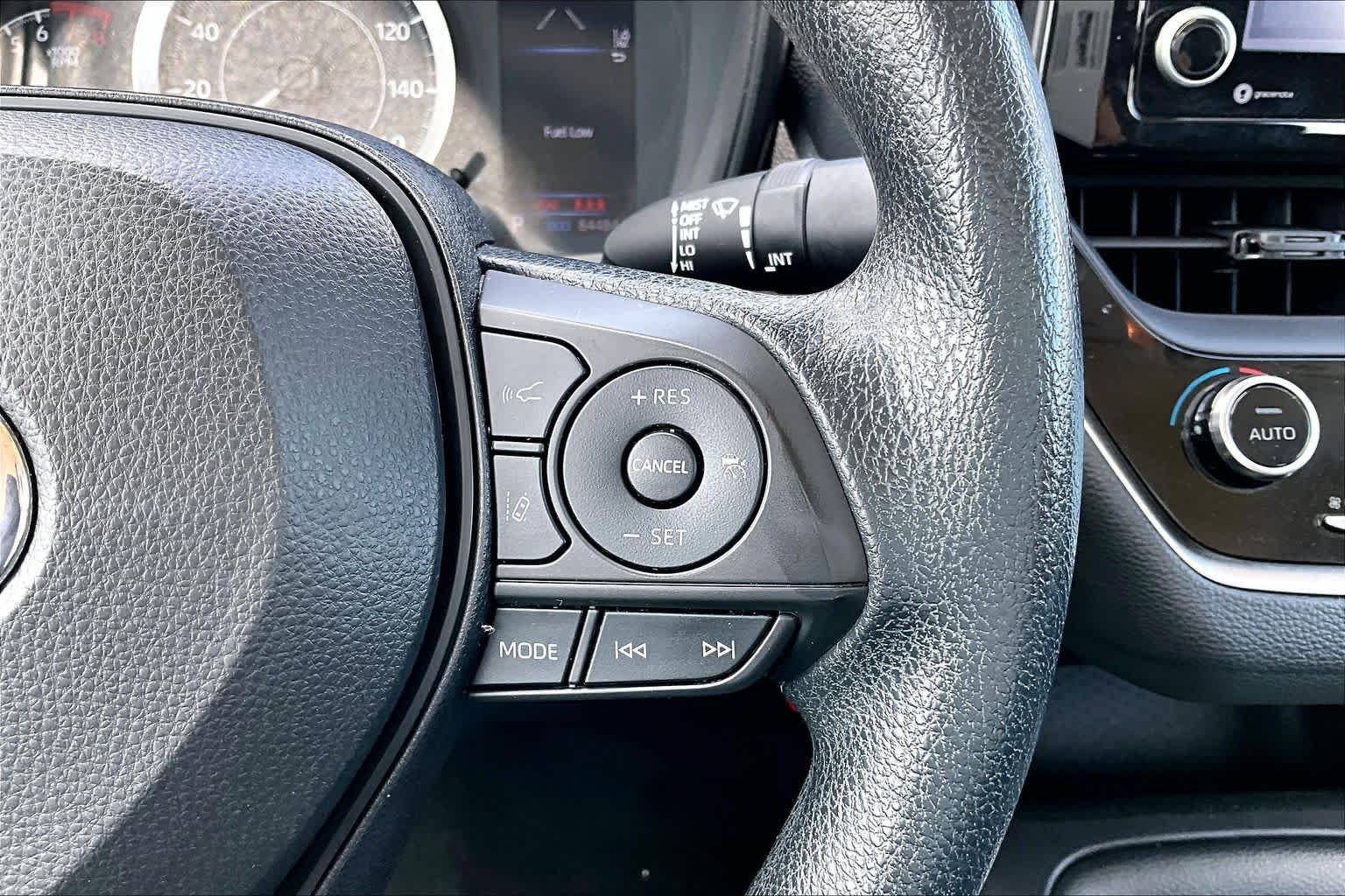 Used 2022 White Toyota LE image 24