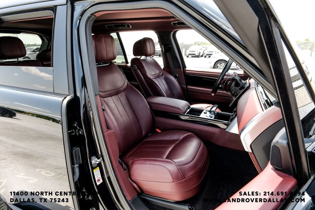 Used 2023 Santorini Black Metallic Land Rover SE image 40