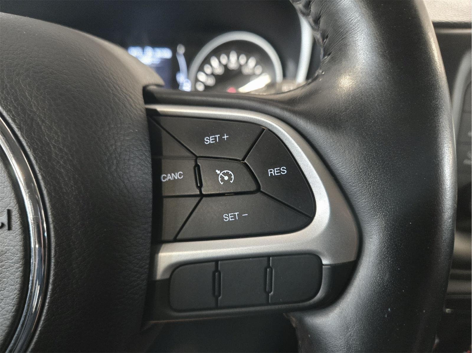 Used 2018 BLACK JEEP SPORT image 13