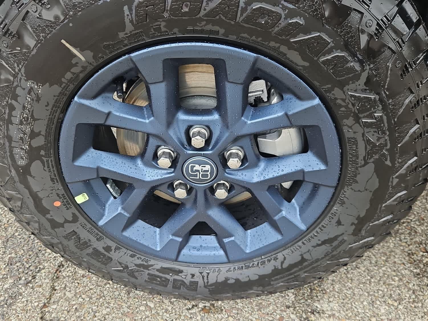 New 2026 Granite Crystal Metallic Clearcoat Jeep 85th Anniversary image 3
