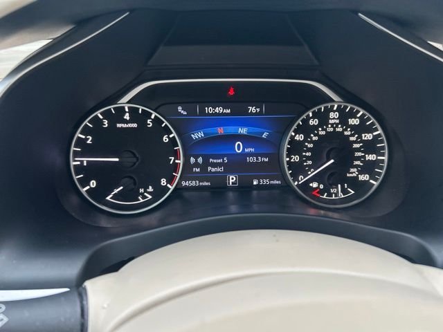 Used 2016 Red Nissan Platinum image 6