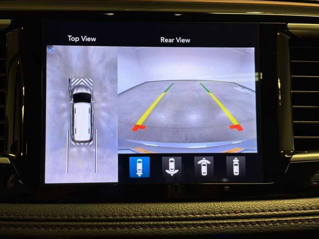Used 2019 Silver Chrysler Limited image 42