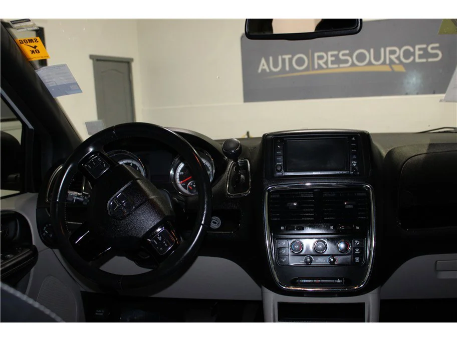 Used 2019 White Knuckle Clearcoat Dodge SXT image 14