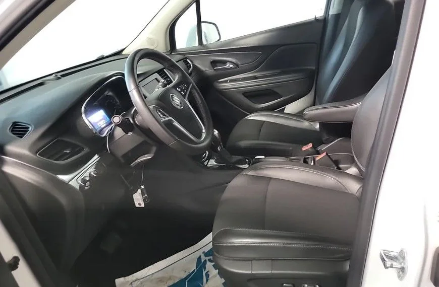 Used 2022 White Buick Preferred image 6