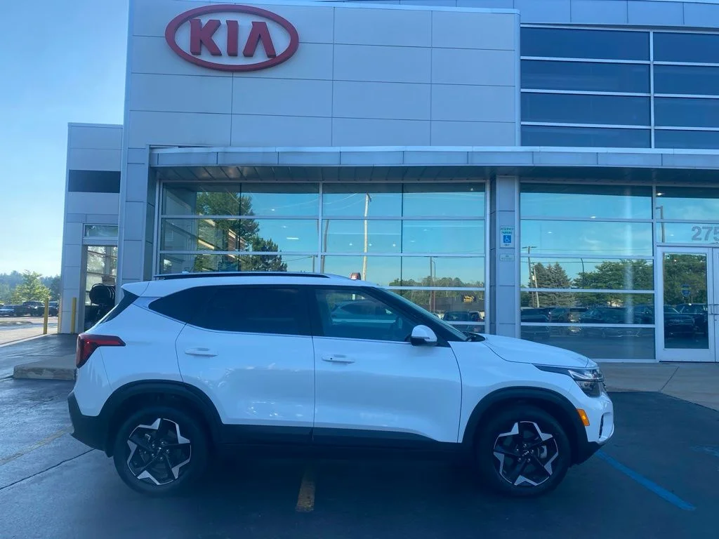 Used 2024 Snow White Pearl Kia EX image 2