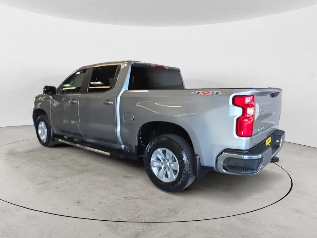 Used 2023 Sterling Gray Metallic Chevrolet LT image 7