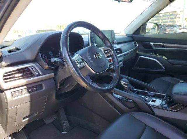 Used 2020 Ebony Black Kia LX image 9
