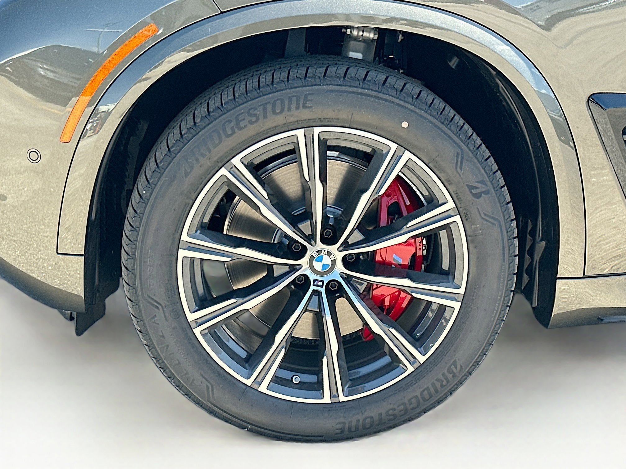 New 2026 Manhattan Green Metallic BMW xDrive40i image 26