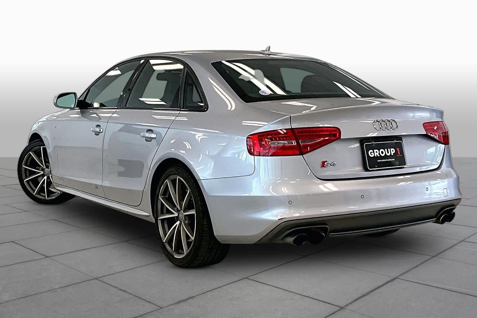Used 2016 Florett Silver Metallic Audi Premium Plus image 10