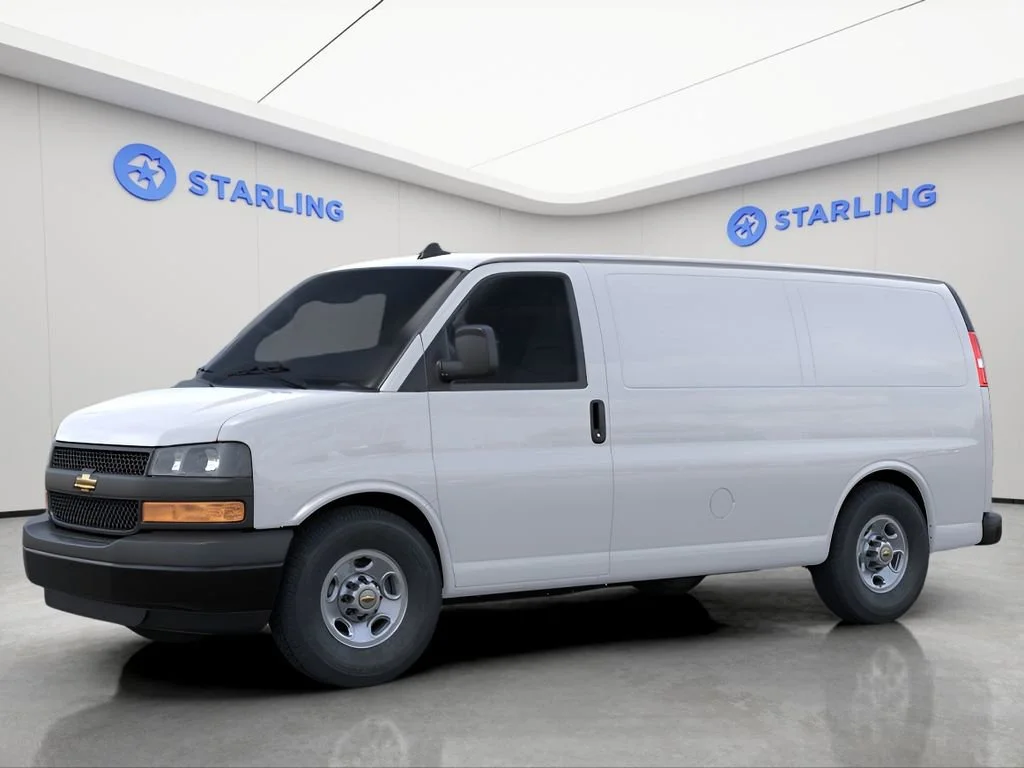 New 2025 Summit White Chevrolet 1WT image 3