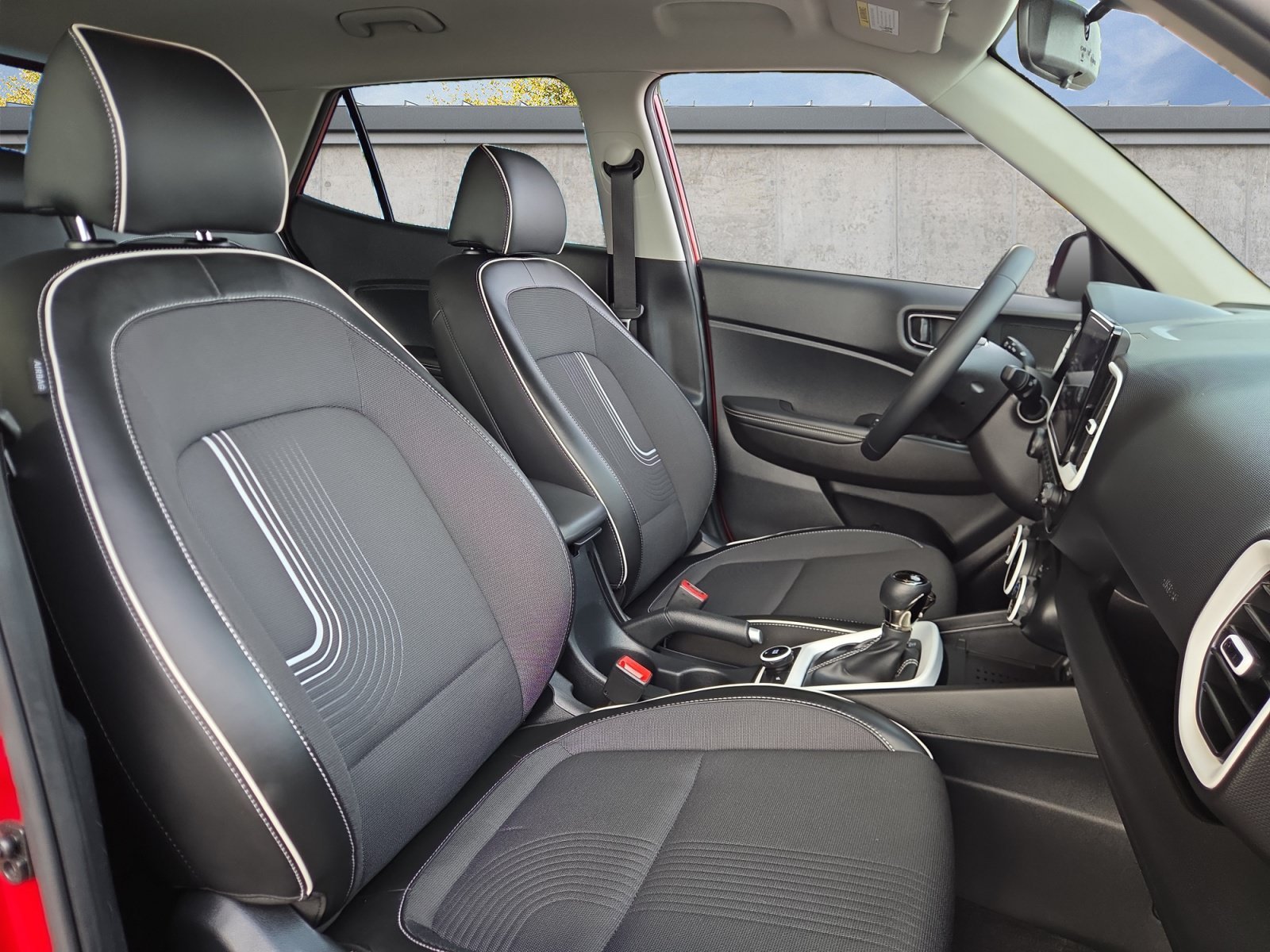 2023 Hyundai Venue Limited - Photo 15